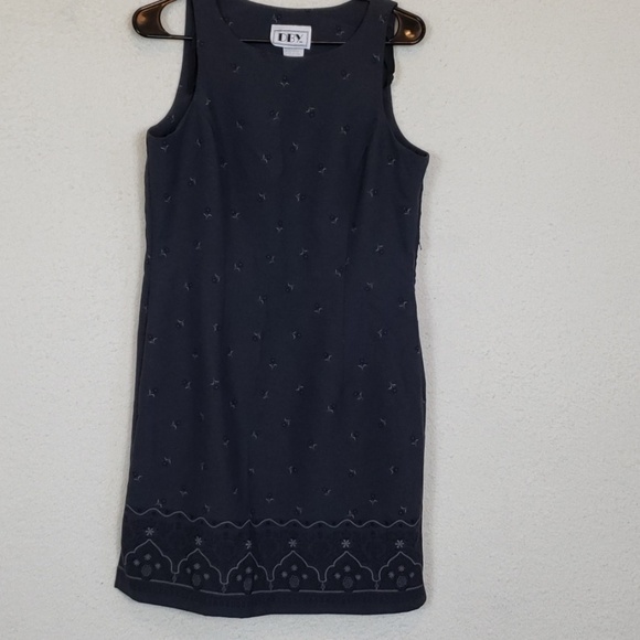 3/$15 DBY gray dress with flowers - Picture 1 of 7